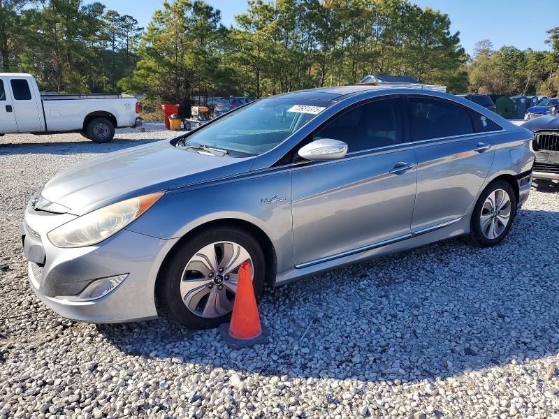 HYUNDAI SONATA HYBRID 2015 with VIN KMHEC4A40FA123236 - Photo from auction