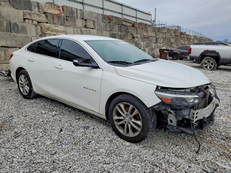 Photo 4 from auction – 2018 CHEVROLET MALIBU LT with VIN 1G1ZD5ST1JF271043