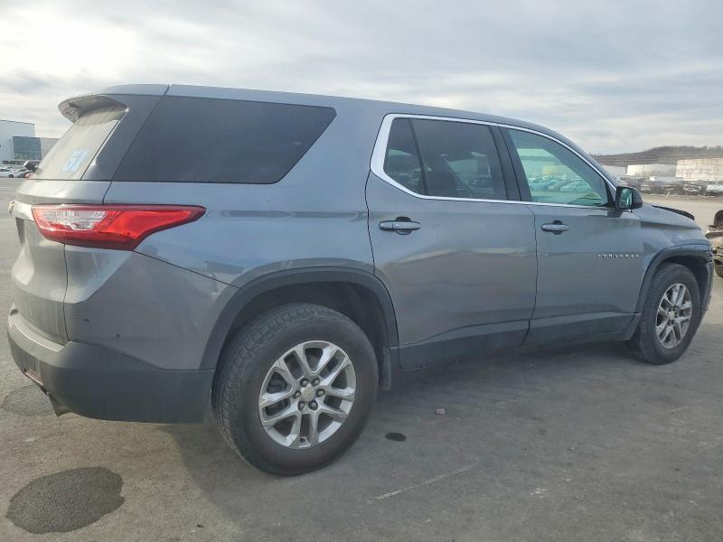 Photo 3 from auction – 2018 CHEVROLET TRAVERSE with VIN 1GNERFKWXJJ277029