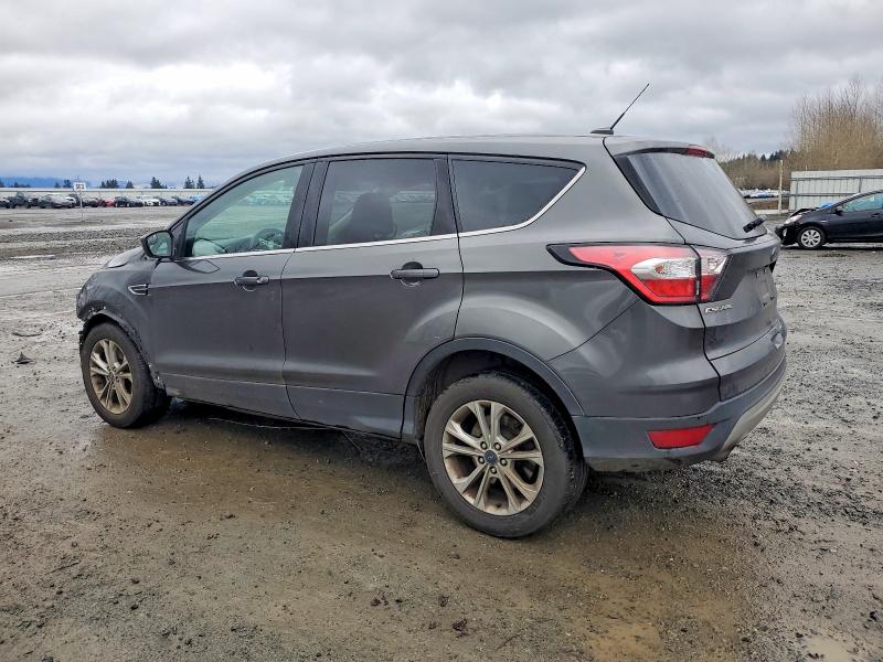 Photo 2 from auction – 2017 FORD ESCAPE SE with VIN 1FMCU9GD5HUC24038