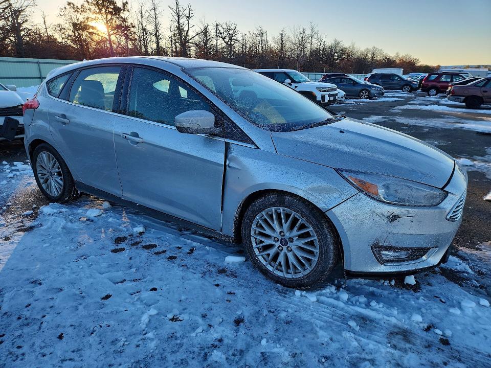 Photo 4 from auction – 2017 FORD FOCUS with VIN 1FADP3N25HL326451