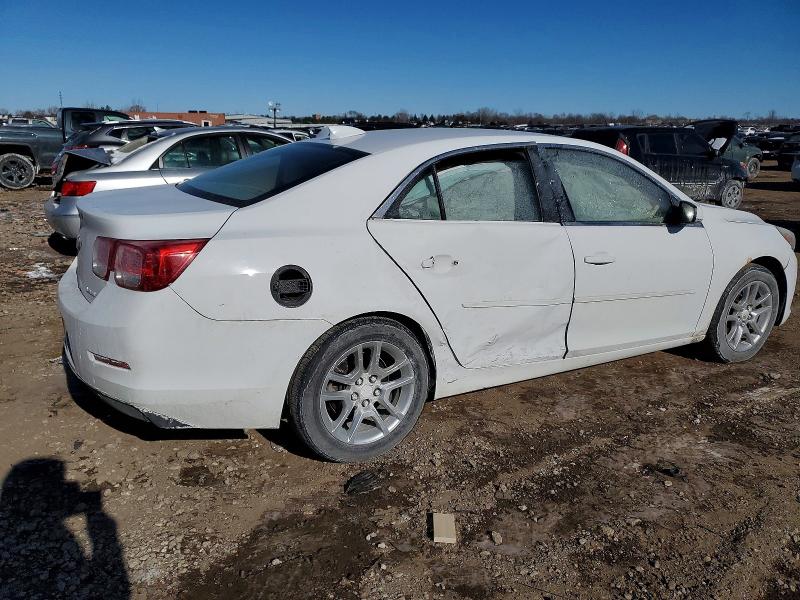 Photo 3 from auction – 2015 CHEVROLET MALIBU 1LT with VIN 1G11C5SL1FU126832