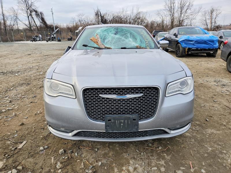 Photo 5 from auction – 2016 CHRYSLER 300C with VIN 2C3CCAKG3GH270144