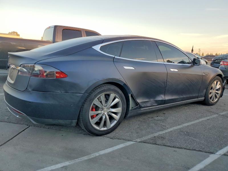Photo 3 from auction – 2014 TESLA MODEL S with VIN 5YJSA1H28EFP65497