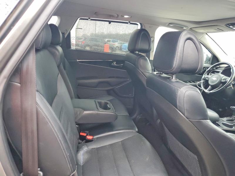Photo 10 from auction – 2016 KIA SORENTO with VIN 5XYPK4A53GG080246