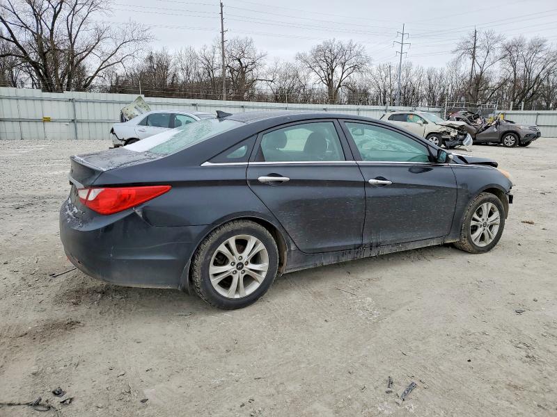 Photo 3 from auction – 2013 HYUNDAI SONATA SE with VIN 5NPEC4AC5DH602687