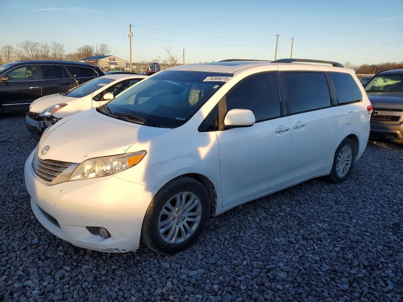 Photo 1 from auction – 2013 TOYOTA SIENNA XLE with VIN 5TDYK3DC6DS286166