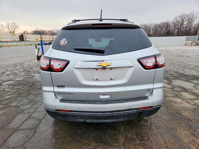 Photo 6 from auction – 2017 CHEVROLET TRAVERSE L with VIN 1GNKRGKD9HJ199246