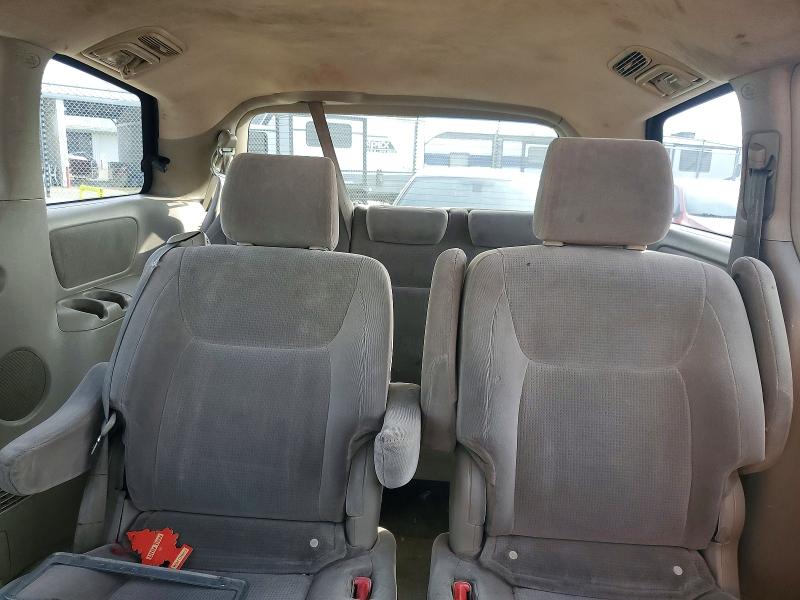 Photo 10 from auction – 2005 TOYOTA SIENNA CE with VIN 5TDZA23C75S222013