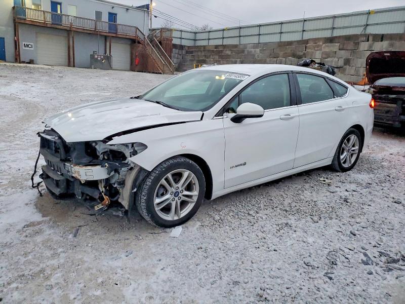 FORD FUSION SE 2018 with VIN 3FA6P0LU7JR132703 - Photo from auction
