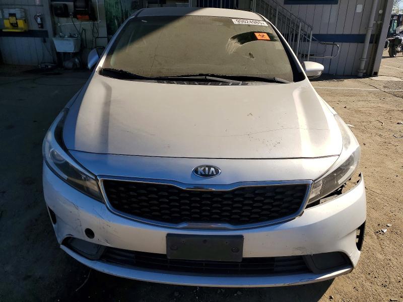 Photo 5 from auction – 2017 KIA FORTE LX with VIN 3KPFK4A74HE093471