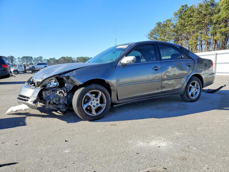 TOYOTA CAMRY LE 2004 with VIN 4T1BE30K54U894231 - Photo from auction