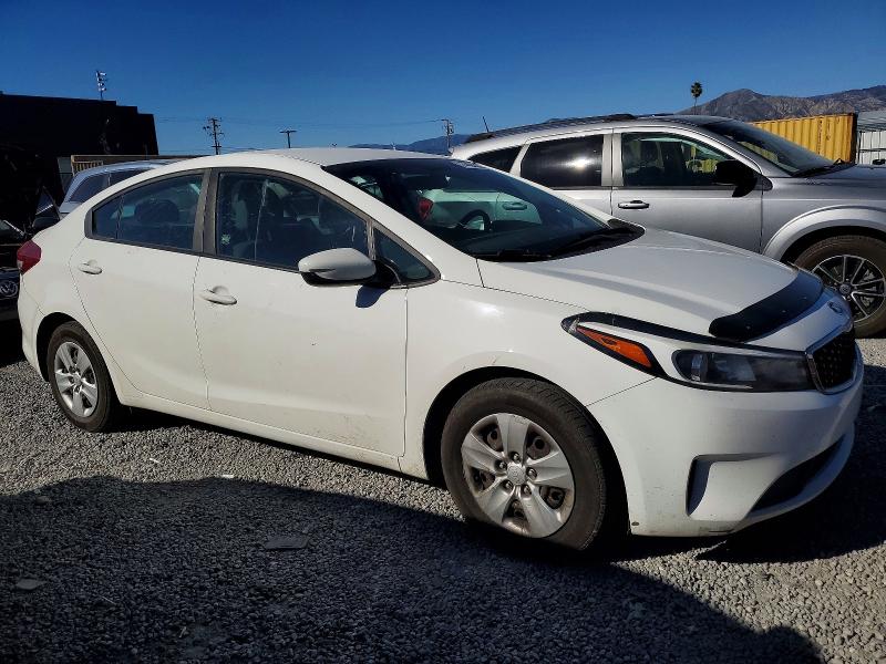 Photo 4 from auction – 2017 KIA FORTE with VIN 3KPFK4A74HE103013