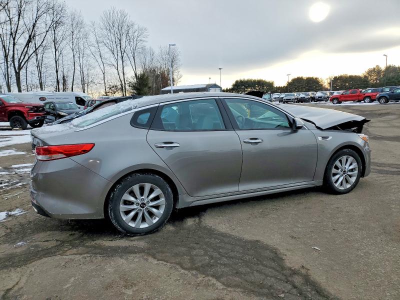 Photo 3 from auction – 2016 KIA OPTIMA with VIN 5XXGU4L34GG086972