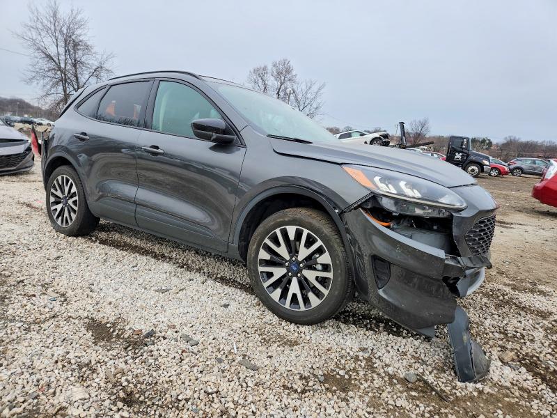 Photo 4 from auction – 2020 FORD ESCAPE SE with VIN 1FMCU9BZ7LUC07740