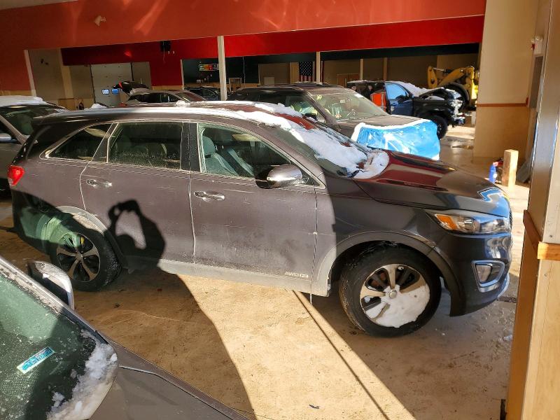 Photo 4 from auction – 2017 KIA SORENTO EX with VIN 5XYPHDA54HG225648