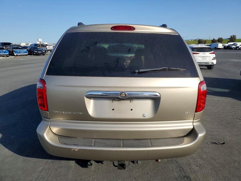 Photo 6 from auction – 2002 CHRYSLER TOWN & COU with VIN 2C8GP74L82R620013