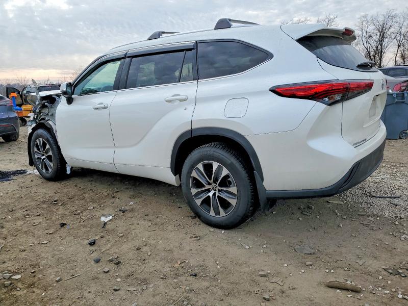 Photo 2 from auction – 2021 TOYOTA HIGHLANDER with VIN 5TDHZRBH7MS075443