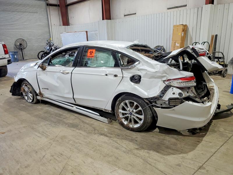 Photo 2 from auction – 2019 FORD FUSION with VIN 3FA6P0LU3KR274399
