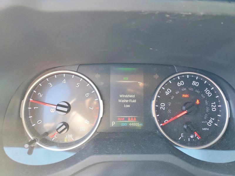 Photo 9 from auction – 2019 TOYOTA RAV4 XLE with VIN JTMW1RFV2KJ004594
