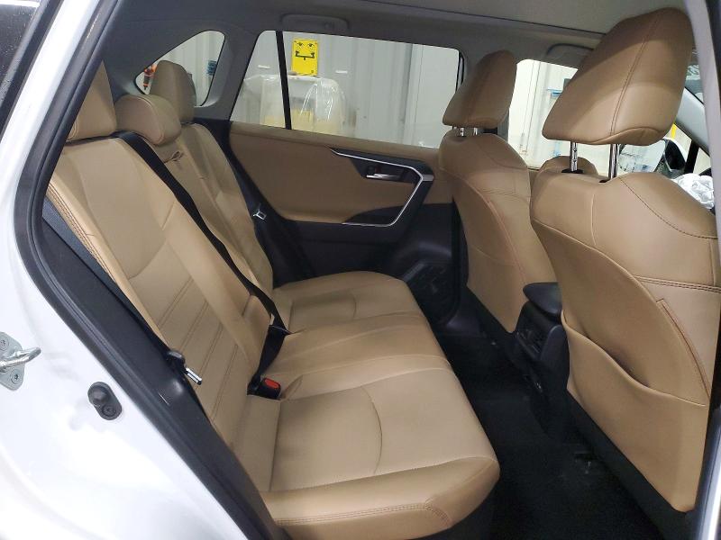 Photo 11 from auction – 2023 TOYOTA RAV4 LIMIT with VIN JTMD6RFV1PD094254