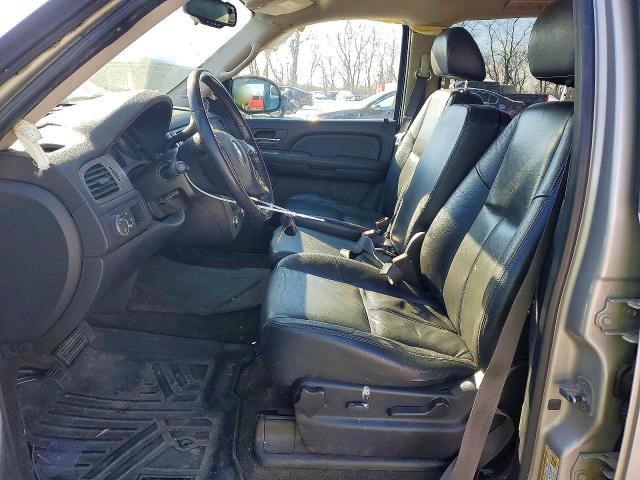 Photo 7 from auction – 2008 CHEVROLET SUBURBAN C with VIN 1GNFC16J58R130085