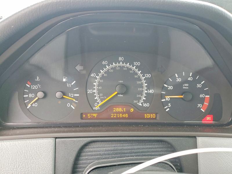 Photo 9 from auction – 1999 MERCEDES-BENZ E 320 with VIN WDBJF65H4XA762819