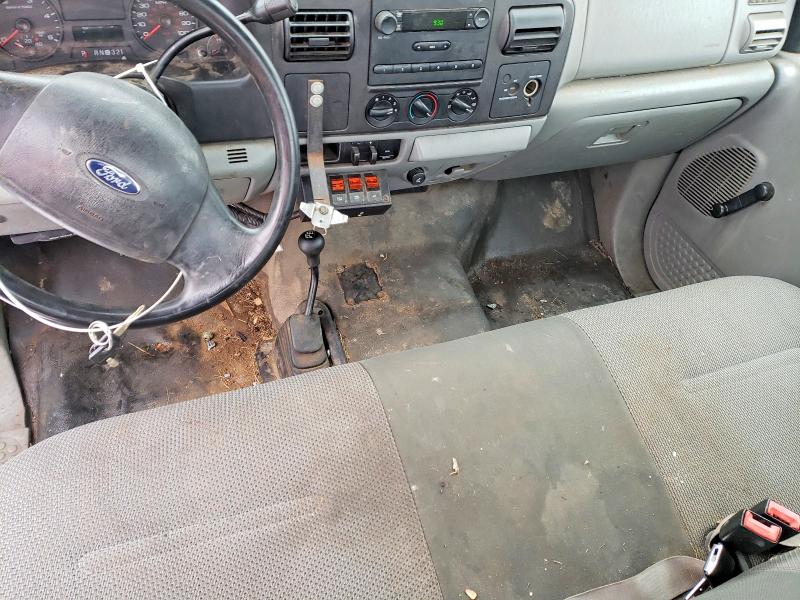Photo 8 from auction – 2005 FORD F350 SRW S with VIN 1FTWF31PX5EB32358