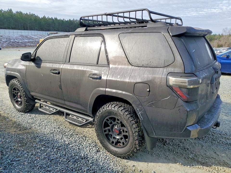 Photo 2 from auction – 2021 TOYOTA 4RUNNER with VIN JTEHU5JR8M5956039