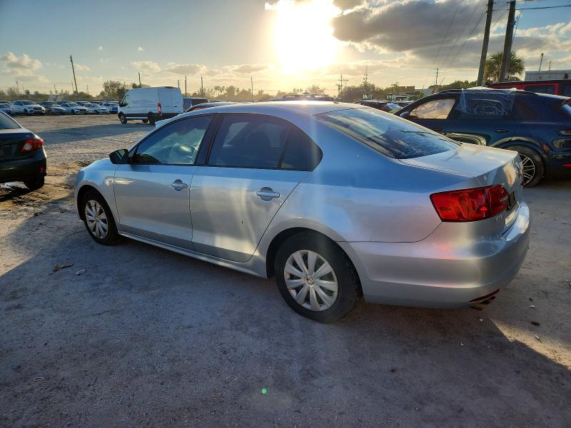 Photo 2 from auction – 2014 VOLKSWAGEN JETTA BASE with VIN 3VW2K7AJ1EM403540