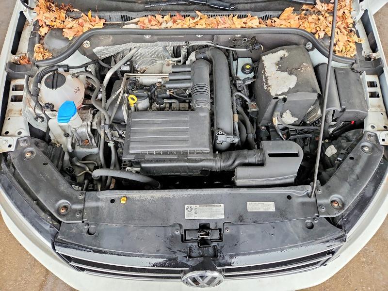 Photo 11 from auction – 2017 VOLKSWAGEN JETTA S with VIN 3VW2B7AJ6HM389963