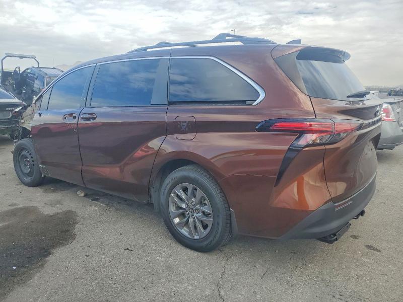 Photo 2 from auction – 2021 TOYOTA SIENNA LE with VIN 5TDKRKEC7MS055237