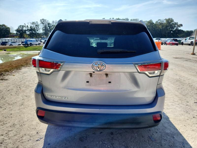 Photo 6 from auction – 2016 TOYOTA HIGHLANDER with VIN 5TDZKRFH2GS171777