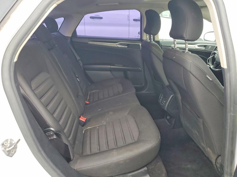 Zdjęcie 10 z aukcji – 2019 FORD FUSION z VIN 3FA6P0LU5KR124164