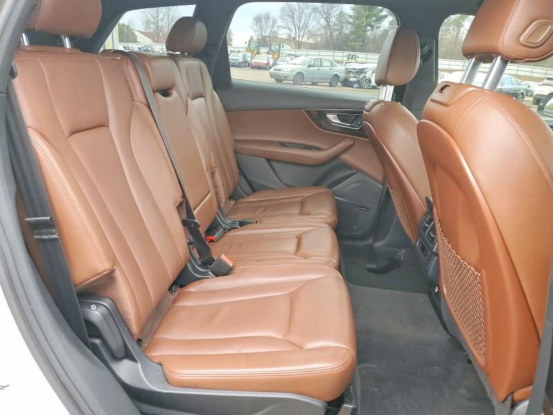 Photo 11 from auction – 2018 AUDI Q7 PREMIUM with VIN WA1LAAF74JD012399
