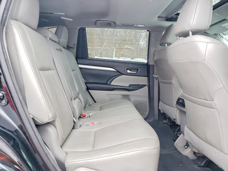 Photo 11 from auction – 2015 TOYOTA HIGHLANDER with VIN 5TDJKRFHXFS154124