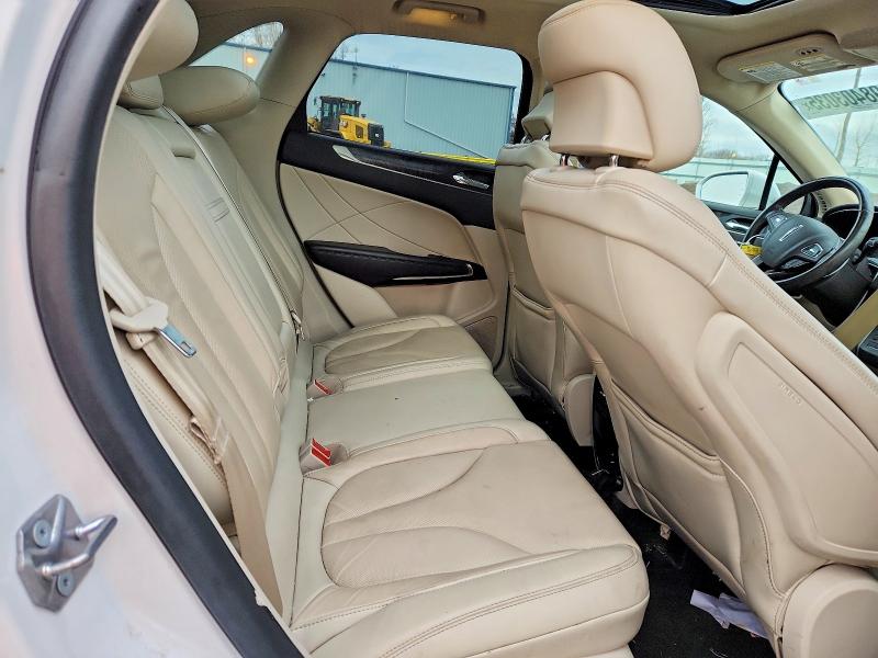 Photo 10 from auction – 2017 LINCOLN MKC RESERV with VIN 5LMTJ3DH6HUL46188