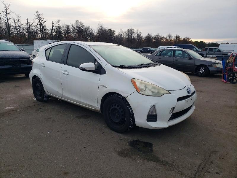 Photo 4 from auction – 2012 TOYOTA PRIUS C with VIN JTDKDTB37C1023456