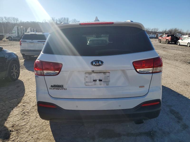 Photo 6 from auction – 2016 KIA SORENTO LX with VIN 5XYPGDA37GG041384