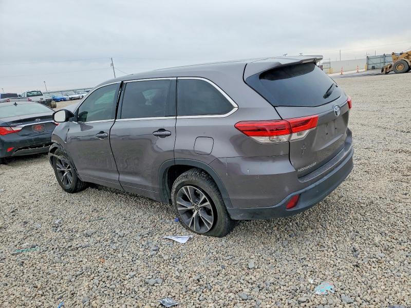 Photo 2 from auction – 2017 TOYOTA HIGHLANDER with VIN 5TDZARFH5HS024244