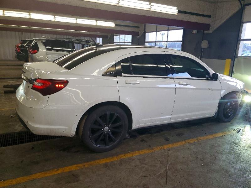 Photo 3 from auction – 2013 CHRYSLER 200 TOURIN with VIN 1C3CCBBG1DN745122