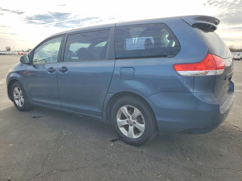 Photo 2 from auction – 2014 TOYOTA SIENNA with VIN 5TDZK3DC7ES444794