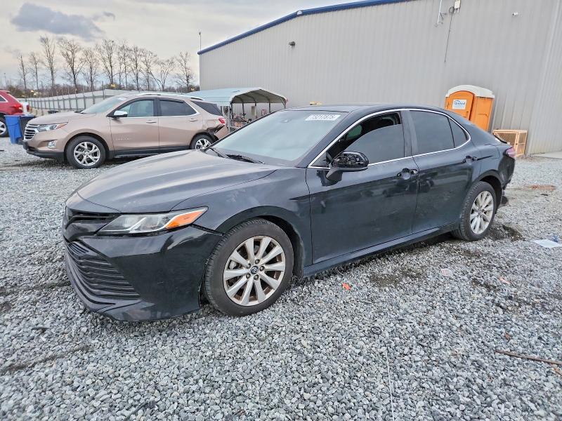 Photo 1 from auction – 2018 TOYOTA CAMRY with VIN 4T1B11HK7JU080615
