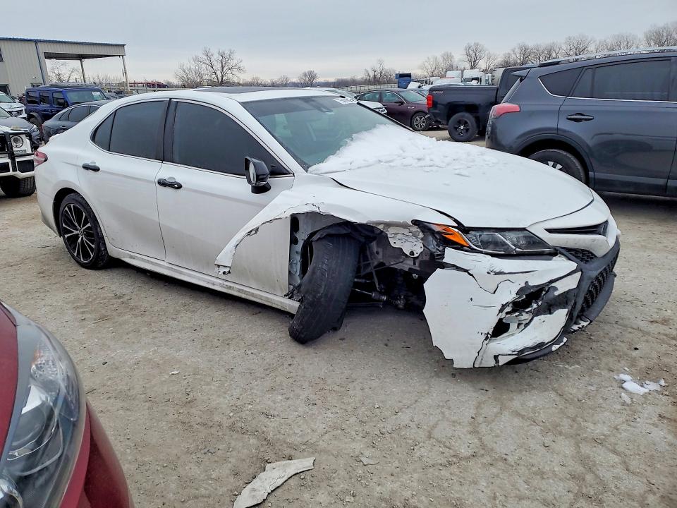 Photo 4 from auction – 2020 TOYOTA CAMRY with VIN 4T1M11AK7LU397381