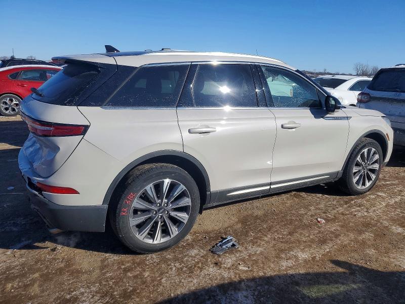 Photo 3 from auction – 2021 LINCOLN CORSAIR RE with VIN 5LMCJ2D93MUL14778