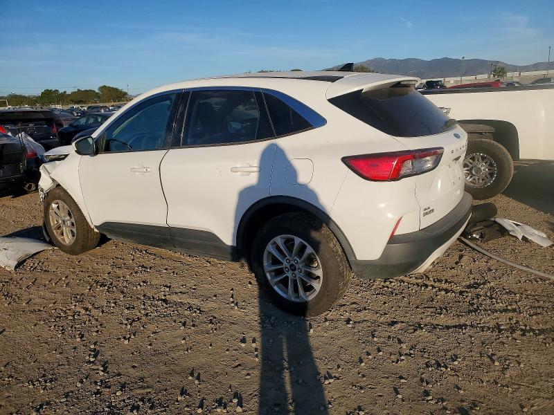 Photo 2 from auction – 2020 FORD ESCAPE SE with VIN 1FMCU9G67LUA10839