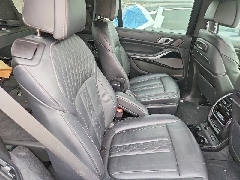 Photo 10 from auction – 2021 BMW X7 with VIN 5UXCX6C02M9F85108