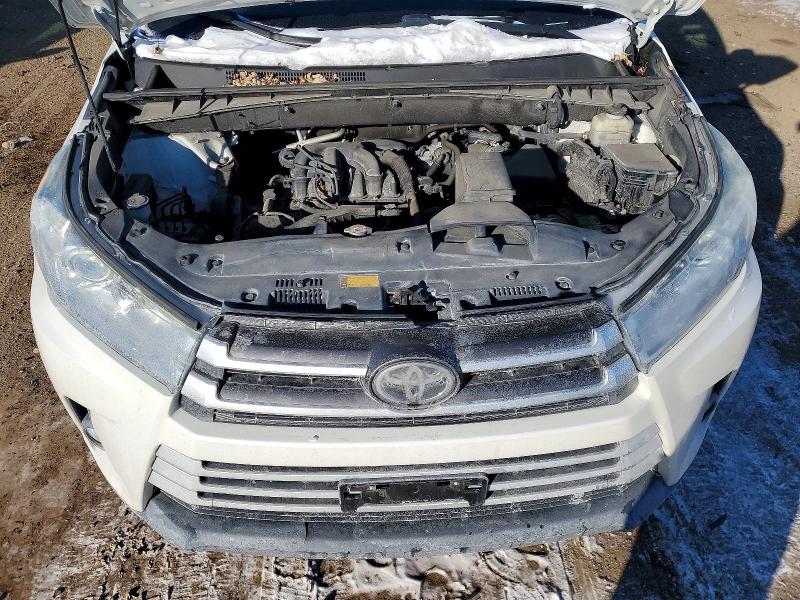 Photo 12 from auction – 2018 TOYOTA HIGHLANDER with VIN 5TDJZRFH3JS814315