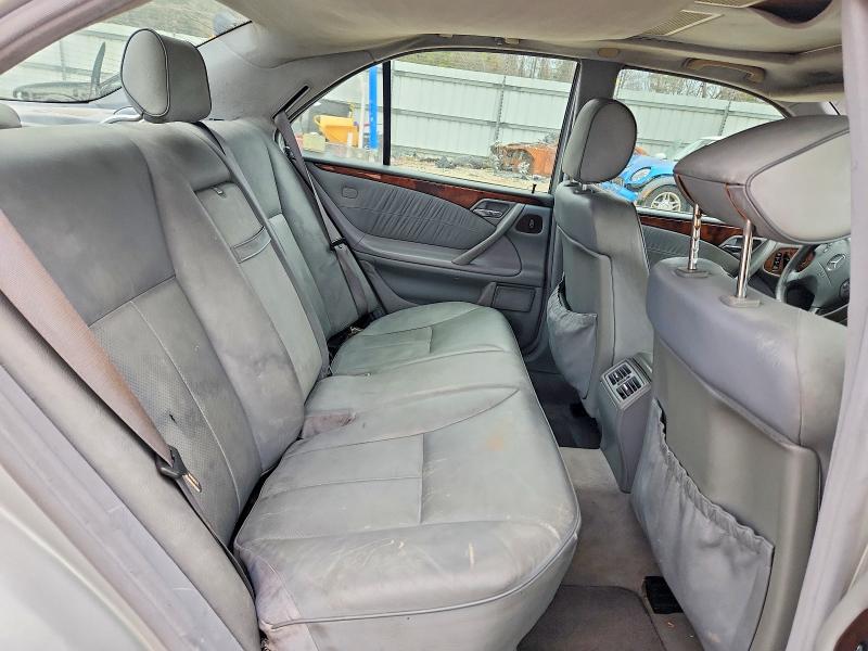 Photo 10 from auction – 2002 MERCEDES-BENZ E 320 with VIN WDBJF65J42B500871