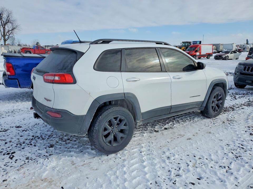 Photo 3 from auction – 2014 JEEP CHEROKEE T with VIN 1C4PJMBS7EW216627